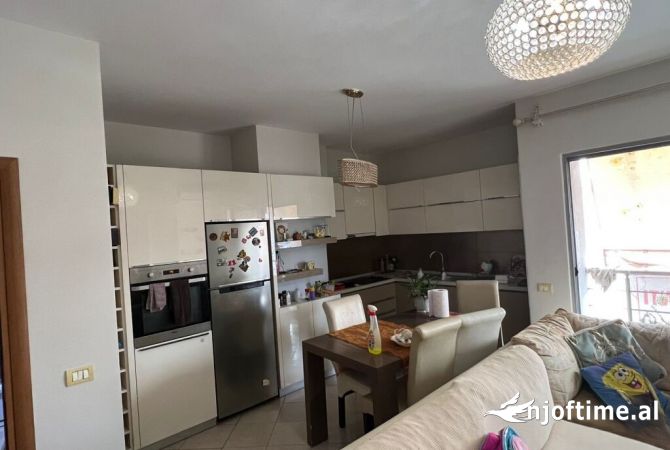 Shtepi me qera 2+1 ne Tirane - 450 Euro