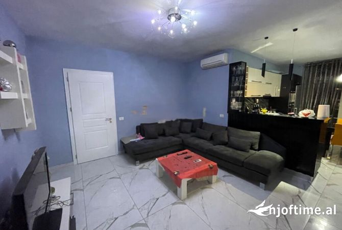 Shtepi me qera 2+1 ne Tirane - 450 Euro