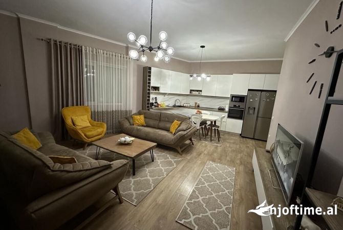 Shtepi me qera 2+1 ne Tirane - 700 Euro