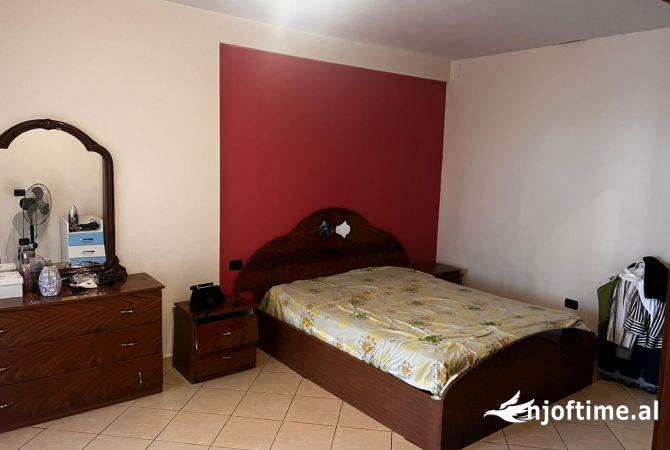 Shtepi me qera 2+1 ne Tirane - 550 Euro