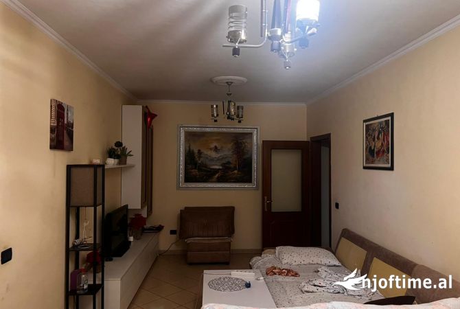 Shtepi me qera 2+1 ne Tirane - 550 Euro