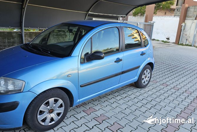 Makina ne shitje  ne Fier - 200,000 Leke