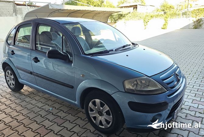 Makina ne shitje  ne Fier - 200,000 Leke