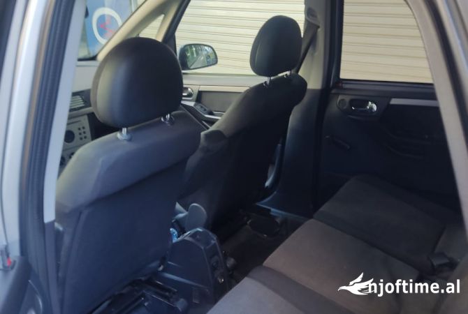 Auto in Vendita  a Tirana - 2,600 Euro