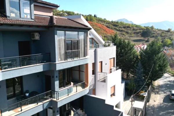 🏨 Hotel Modern Ne Shitje - Korce, Rr. e Vilave | me Pamje Panoramike mbi gjithe Korcen | 1,500,000 Euro🔥