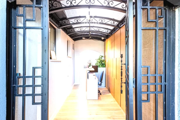 Business Property in Sale 5+1 in Tirana - 1,500,000 Euro