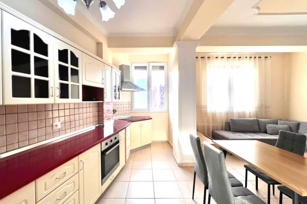 Shtepi me qera 2+1 ne Tirane - 300 Euro