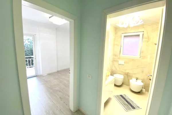 Shtepi me qera 3+1 ne Tirane - 1,700 Euro