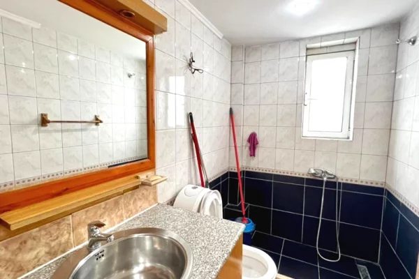 Shtepi me qera 2+1 ne Tirane - 50,000 Leke