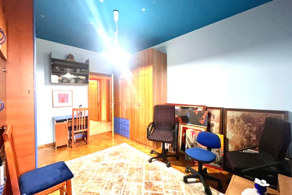 Jepet me Qera: 2+1+Kuzhine Vec & Ballkon Fiks te Stadiumi Dinamo - Albsig | 65,000 Leke/muaj 