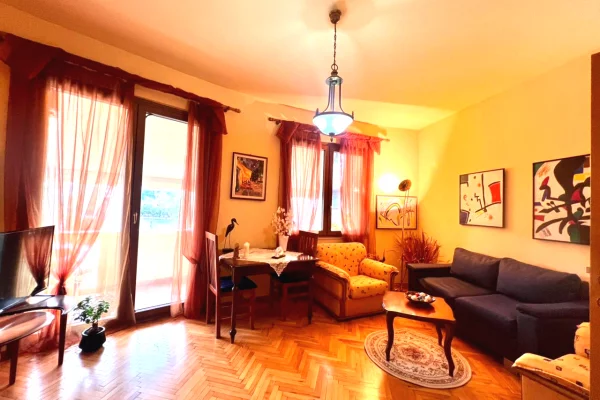 Jepet me Qera: 2+1+Kuzhine Vec & Ballkon Fiks te Stadiumi Dinamo - Albsig | 65,000 Leke/muaj 