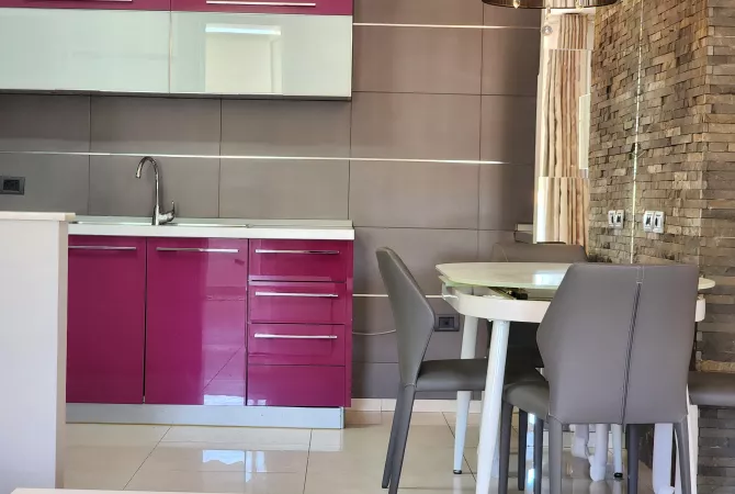 Shtepi me qera 3+1 ne Tirane - 750 Euro