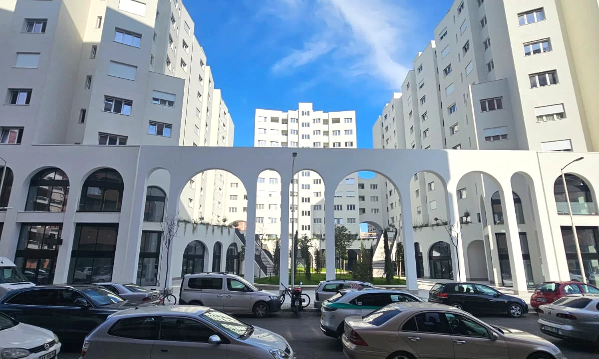 Shtepi me qera Apartament ne Tirane, 2+1, Mobilimi E mobiluar, Pagesa 76,000  Leke.