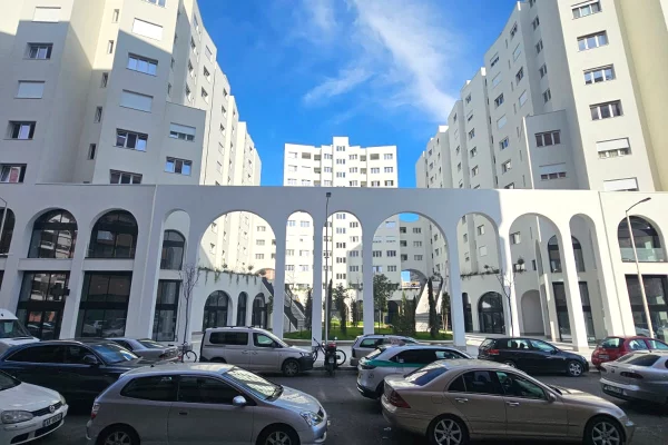 Shtepi me qera 2+1 ne Tirane - 76,000 Leke