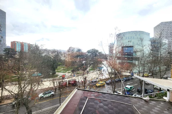 Appartamento in affitto a Tirana 2+1, Arredato