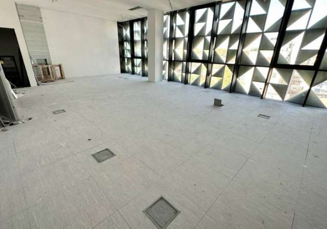 Shitet: Amb Open Space **98m2 ( BLLOK - Rainbow Center, te Credins ) Ndertim v 2023 