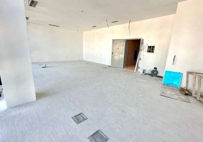 Shitet: Amb Open Space **98m2 ( BLLOK - Rainbow Center, te Credins ) Ndertim v 2023 