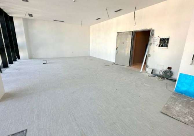 Shitet: Amb Open Space **98m2 ( BLLOK - Rainbow Center, te Credins ) Ndertim v 2023 