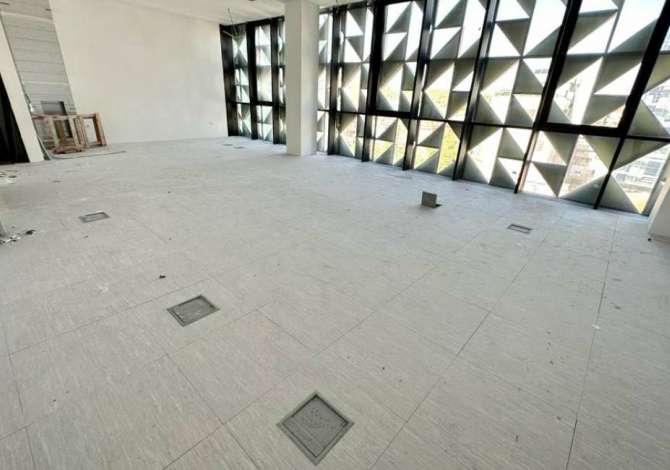 Ambient biznesi me qera 3+1 ne Tirane - 2,100 Euro