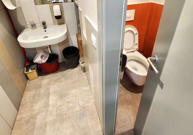 Shitet: Business Office **Ambasador 3 - Air Albania (k.8, pamje Liqeni) Godine Luksoze, Investim Pre