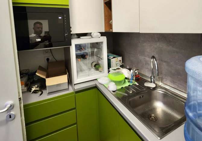 Shitet: Business Office **Ambasador 3 - Air Albania (k.8, pamje Liqeni) Godine Luksoze, Investim Pre