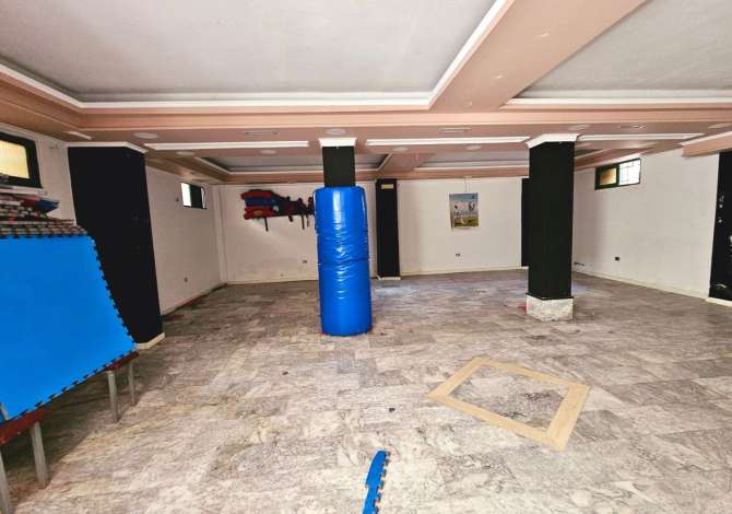 Shitet: Ambient Open Space(770 Euro/m) ne Rruge Kryesore 📍 MINE PEZA - Rr. Haxhi Hysen Dalliu  OKAZION 📌 KTHIM INVESTIMI: 10 VITE