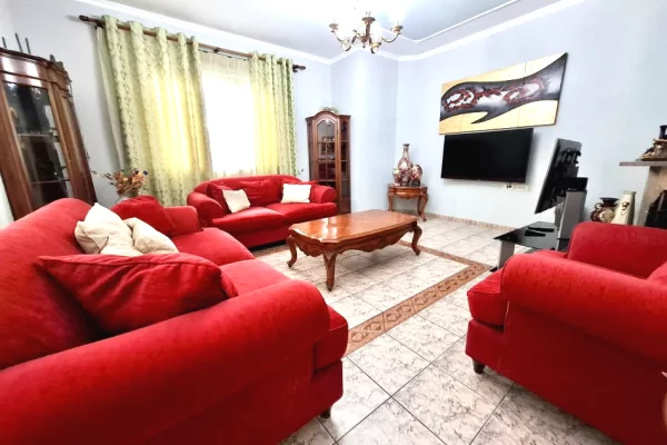Shtepi me qera 3+1 ne Tirane - 800 Euro
