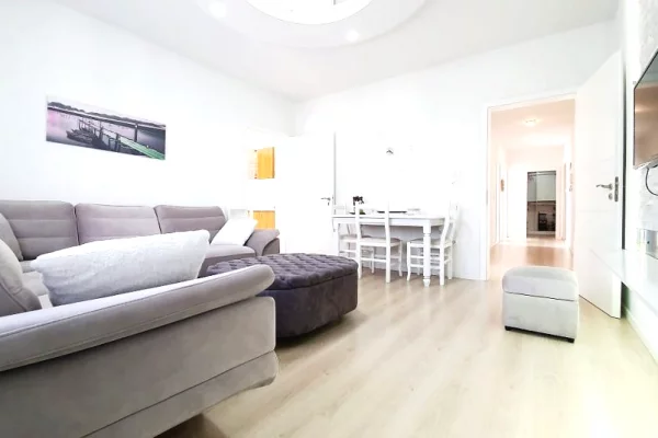 Shtepi me qera 2+1 ne Tirane - 500 Euro