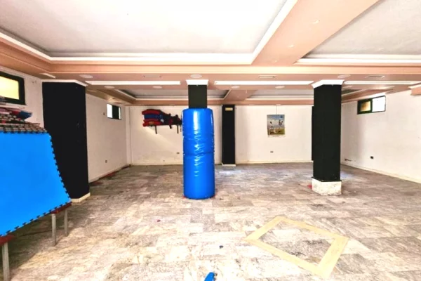 Ambient biznesi me qera 1+1 ne Tirane - 400 Euro