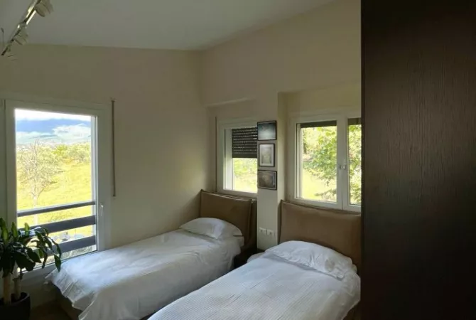 Shtepi ne shitje Apartament ne Tirane, 2+1, Mobilimi E mobiluar, Pagesa 420,000  Euro.