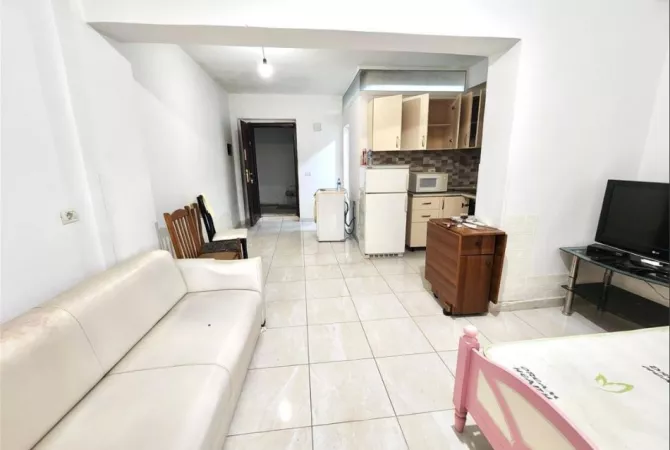 Shtepi ne shitje Apartament ne Tirane, 1+1, Mobilimi Bosh, pa mobiluar, Pagesa 79,000  Euro.