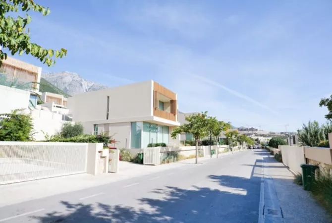 Shtepi ne shitje Vila Luksoze ne Himare, 2+1, Mobilimi E mobiluar, Pagesa 1,100,000  Euro.