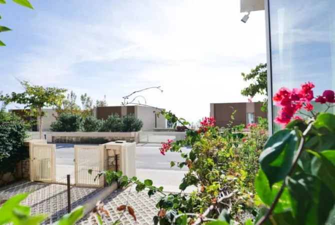 Shtepi ne shitje 2+1 ne Himare - 1,100,000 Euro