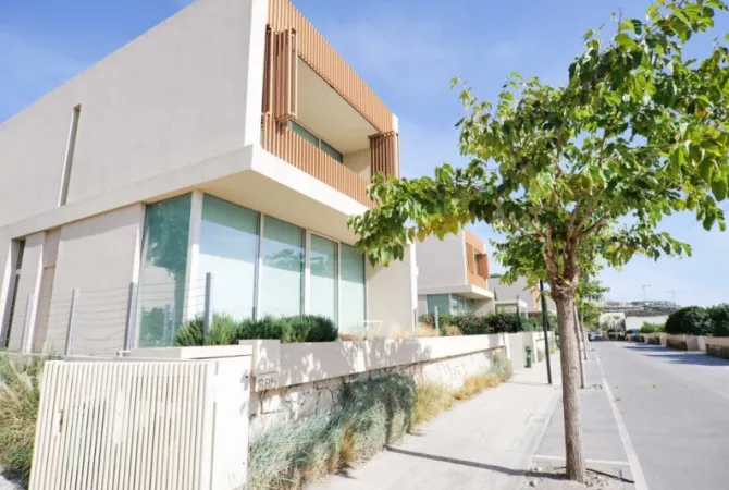 Shtepi ne shitje Vila Luksoze ne Himare, 2+1, Mobilimi E mobiluar, Pagesa 1,300,000  Euro.