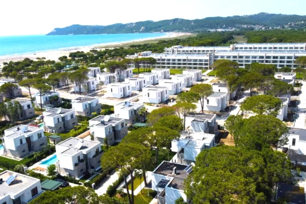 Shtepi ne shitje 5+1 ne Durres - 1,900,000 Euro