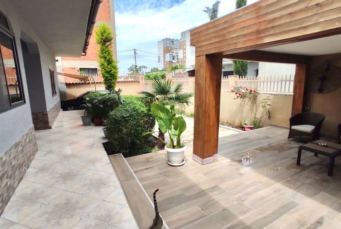 Shtepi me qera Shtepi Private ne Tirane, 2+1, Mobilimi E mobiluar, Pagesa 600  Euro.