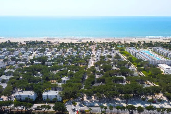 Shtepi ne shitje Vila Luksoze ne Himare, 3+1, Mobilimi Bosh, pa mobiluar, Pagesa 1,250,000  Euro.