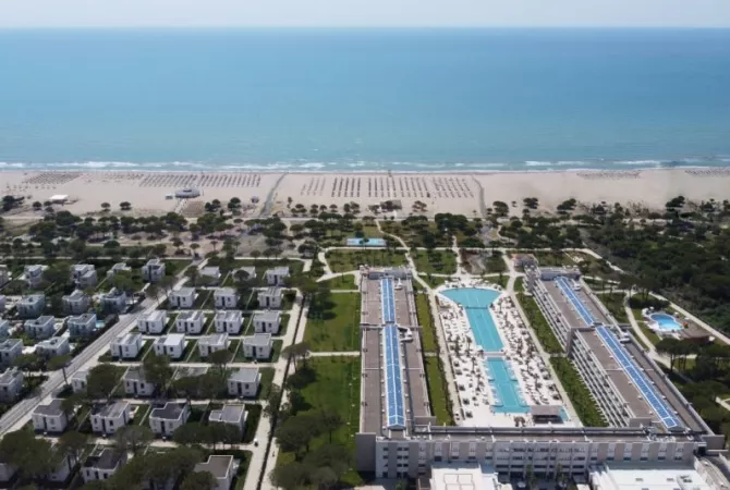 Shtepi ne shitje Vila Luksoze ne Himare, 3+1, Mobilimi Bosh, pa mobiluar, Pagesa 1,250,000  Euro.