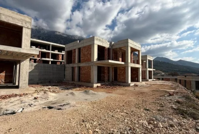 Shtepi ne shitje 3+1 ne Himare - 1,250,000 Euro