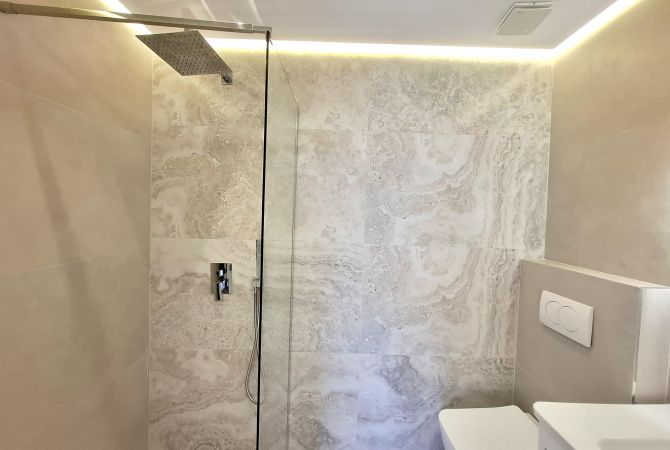 Shtepi ne shitje Apartament ne Tirane, 2+1, Mobilimi Bosh, pa mobiluar, Pagesa 237,000  Euro.