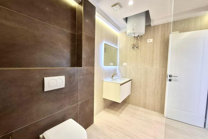 Shtepi ne shitje Apartament ne Tirane, 2+1, Mobilimi Bosh, pa mobiluar, Pagesa 237,000  Euro.