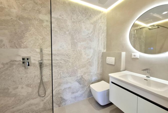 Shtepi ne shitje Apartament ne Tirane, 2+1, Mobilimi Bosh, pa mobiluar, Pagesa 237,000  Euro.