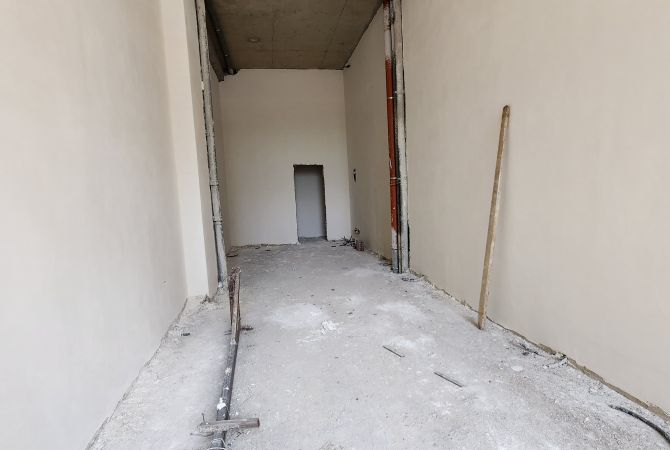 Ambiente Commerciale in Vendita 1+1 a Tirana - 245,000 Euro