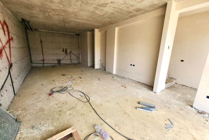 Luxury villas for sale in Tirana 4+1, Emty