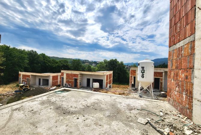 Luxury villas for sale in Tirana 4+1, Emty