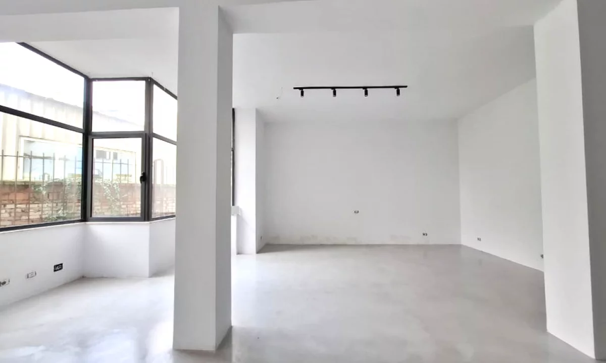 ZYRE ME Qira ,Open Space:📍 Qender/ Fillim Rruges Durresit ( fiks mbrapa dyanit te luleve) 110 m2 || 780 euro🔥