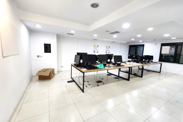 Ambient biznesi me qera 3+1 ne Tirane - 10,000 Euro