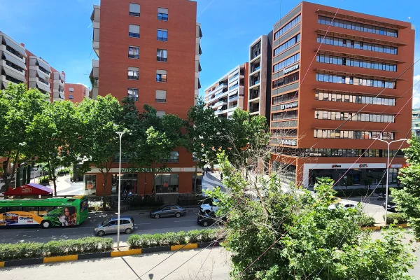 ZYRE ME Qira ,Open Space:📍 Qender/ Fillim Rruges Durresit ( fiks mbrapa dyanit te luleve) 110 m2 || 780 euro🔥