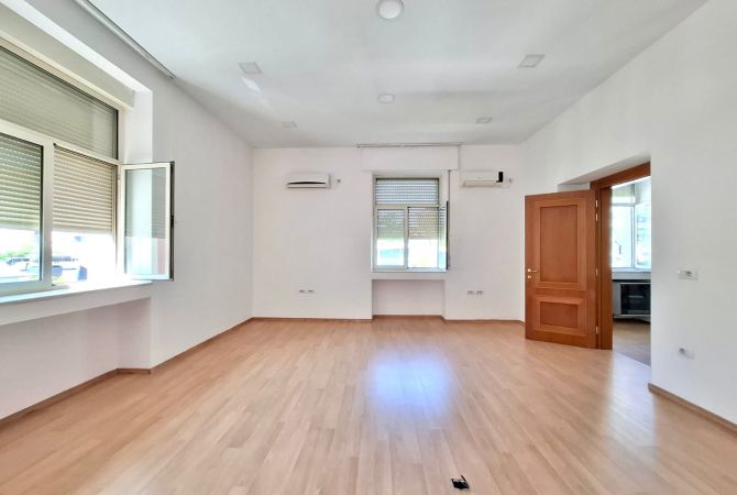 Me Qera: Zyre (280m2) 📍Blloku / Kullat Binjake | 5 Ambiente Pune + Kuzhine & 3wc