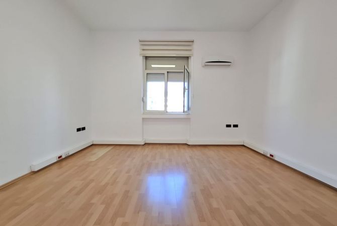 Me Qera: Zyre (280m2) 📍Blloku / Kullat Binjake | 5 Ambiente Pune + Kuzhine & 3wc